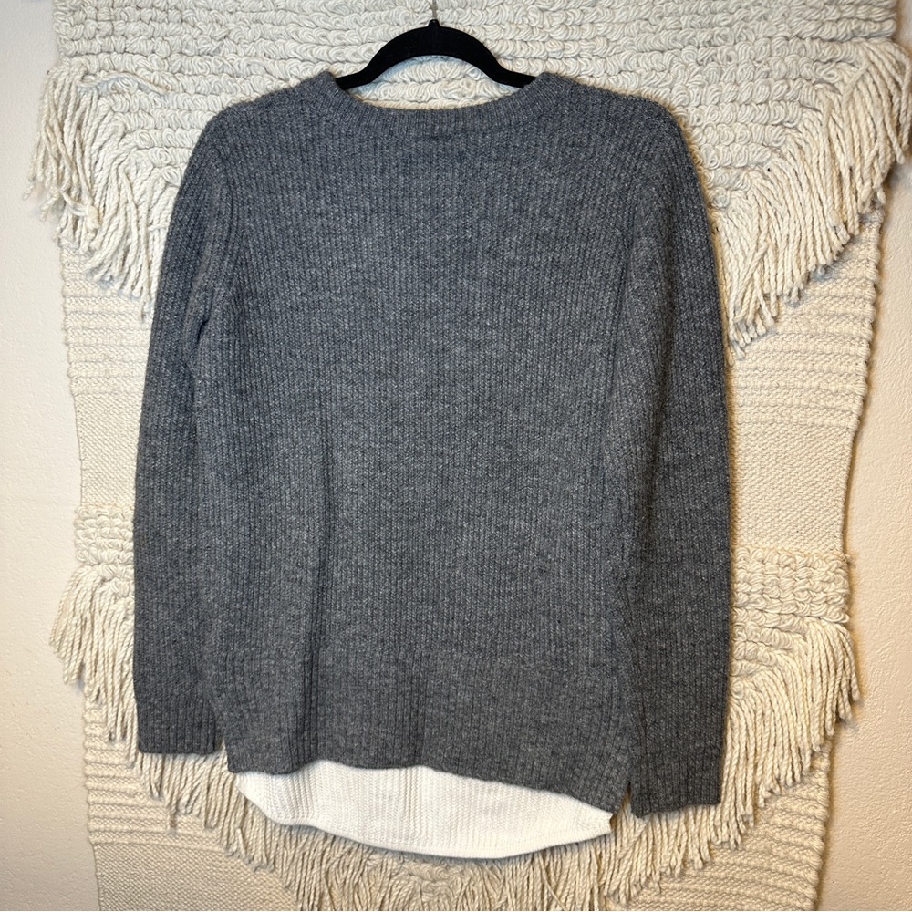 UNIF x Urban Outfitters gray and white layer ribbed crewneck sweater S - Picture 9 of 12